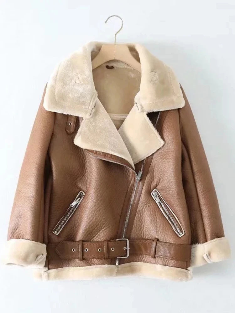 Manteau en Cuir Synthétique avec Doublure en Fourrure,